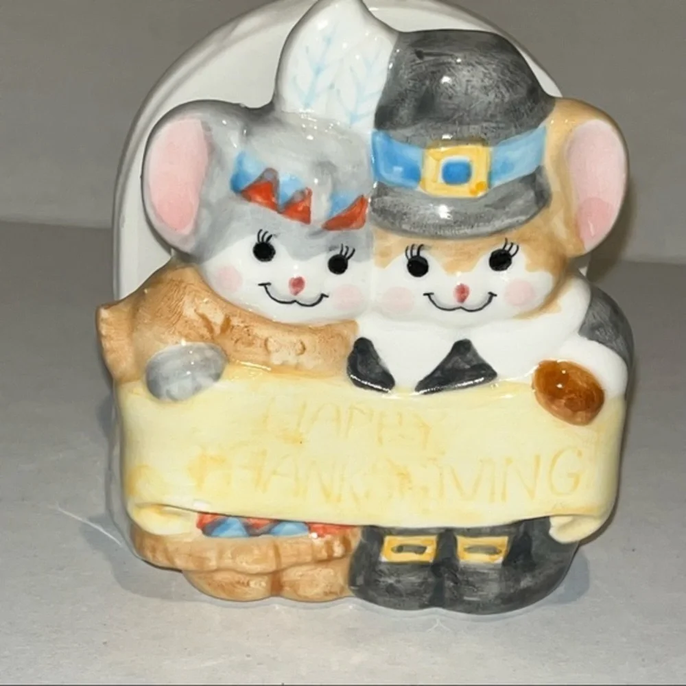 Thanksgiving‎ Decorations-Home Interiors Bears, Enesco Napkin Holder & a Turkey